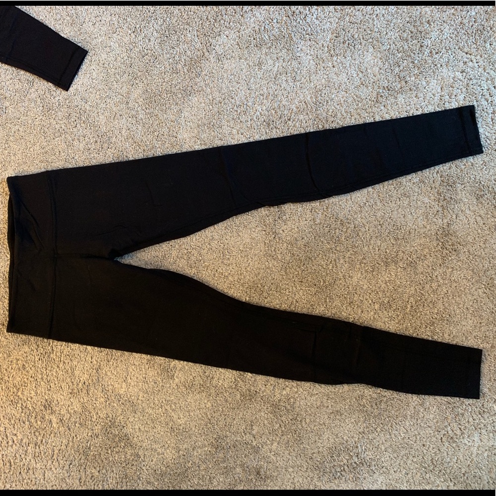 black lululemon leggings